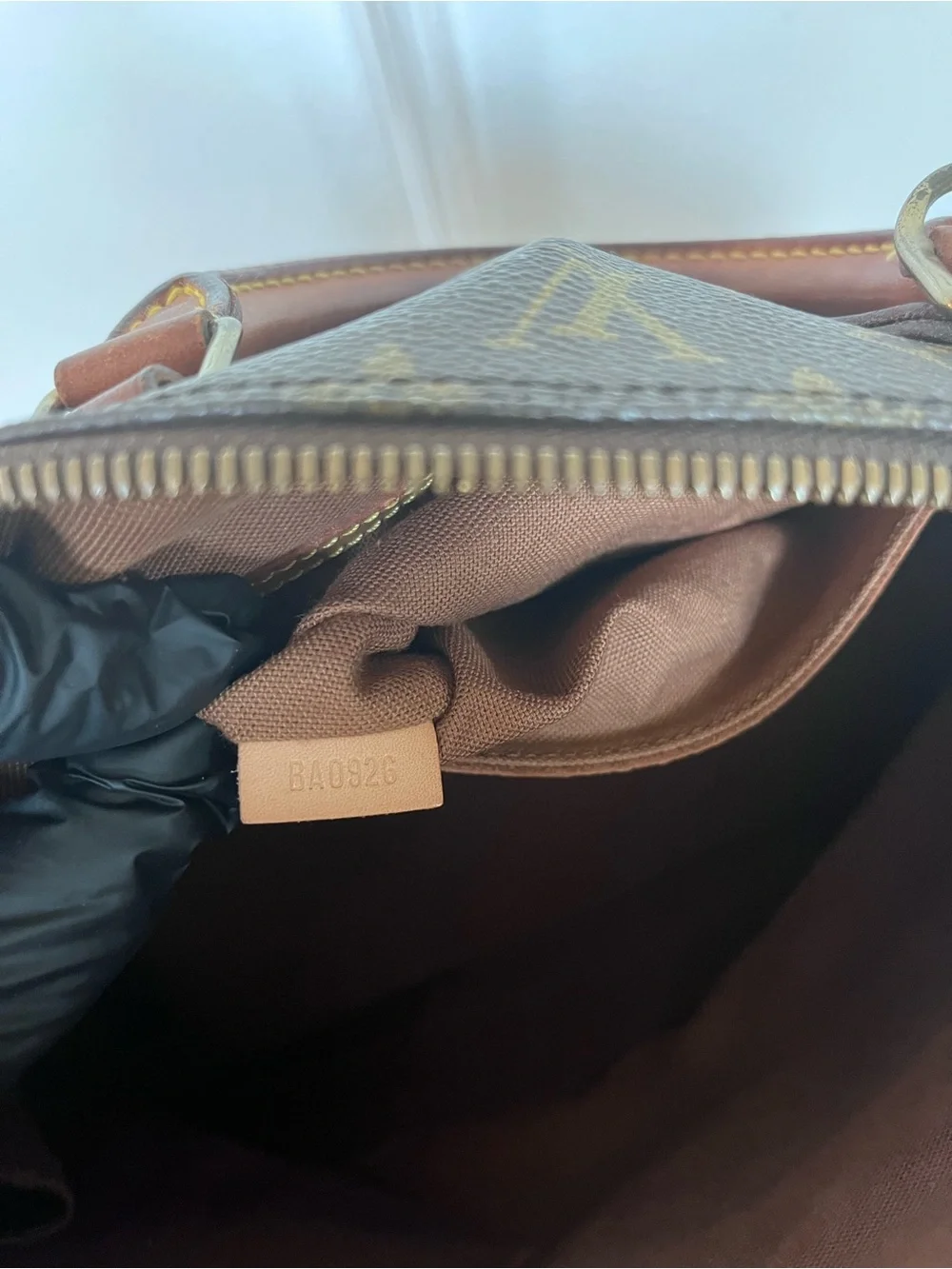 LOUIS VUITTON VINTAGE ALMA BAG.